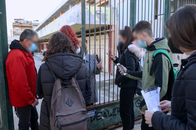 Rinisja e mësimit në Greqi, 14 mijë nxënës dhe mësues rezultojnë të infektuar