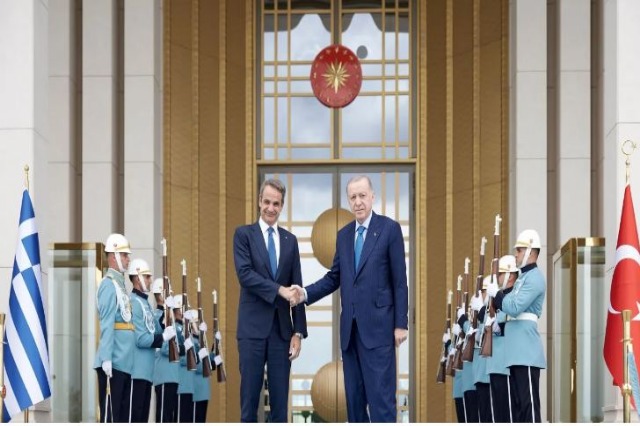 Ka nisur në Ankara takimi mes kryeministrit grek Kyriakos Mitsotakis dhe presidentit turk Tajip Erdogan