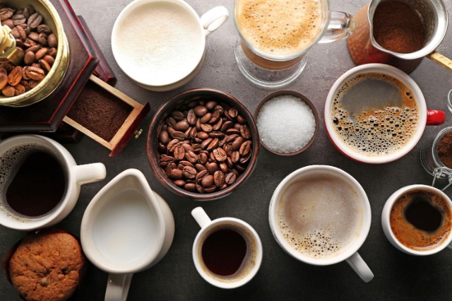 Ata që pinë kafe bëjnë më shumë aktivitet, por edhe më pak gjumë