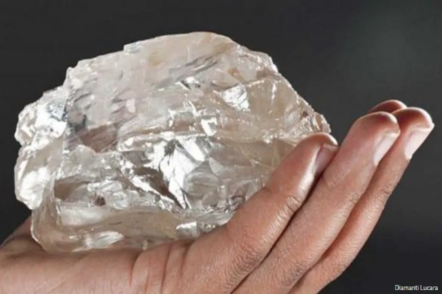Zbulohet diamanti rreth 2500 karatësh në Botsvana, i dyti më i madh në botë