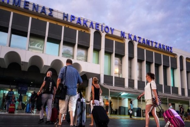 Greqia zgjat ndalimin e hyrjes për shtetasit e vendeve të treta
