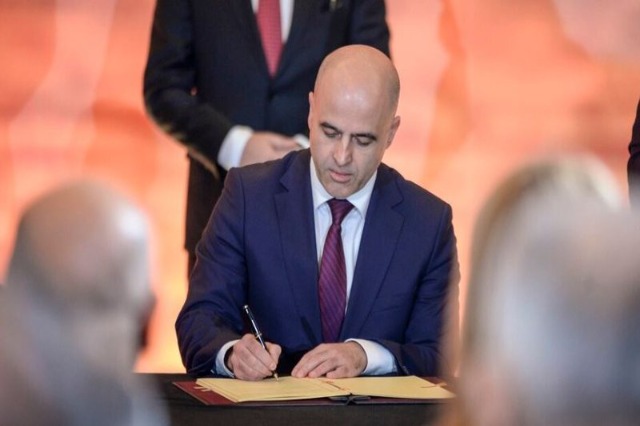 Dimitar Kovaçevski mandatohet për kryeministër të Maqedonisë së Veriut