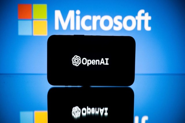 ChatGPT çfarë është, si funksionon dhe pse Microsoft po investon miliarda në të