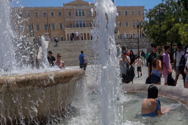 Greqia preket nga vala e nxehtë, priten temperatura deri 44 gradë