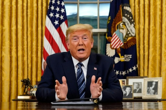 Trump pretendon fitoren, por lëshon akuza për manipulim