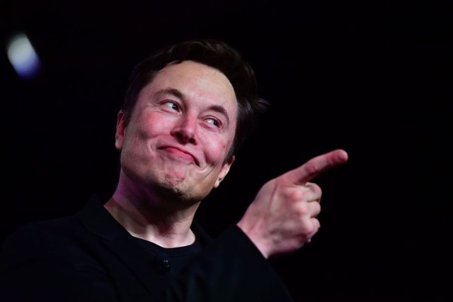 Elon Musk thotë se po i bën majmunët të luajnë video-lojëra, por si?