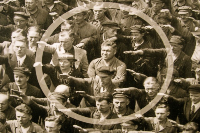 Historia e August Landmesser, i vetëm kundër valës naziste. Fuqia për të thënë “jo” dhe për të refuzuar konformizmin