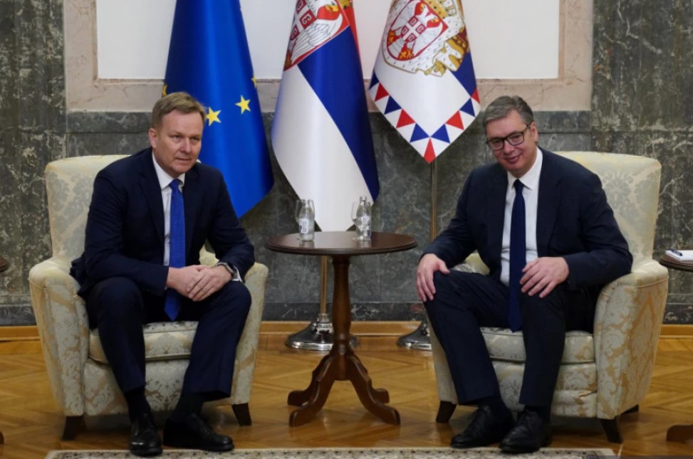 Vuçiq takim me të dërguarin e BE në Beograd: Kosova po pengon dialogun