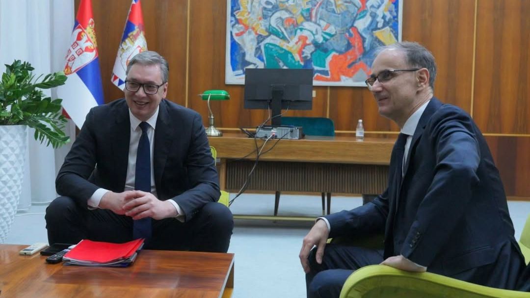Vuçiq mandaton një doktor për të formuar qeverinë e re serbe: E presin detyra të vështira