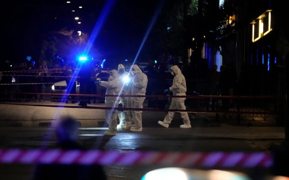 Greqi – Shpërthimi i bombës jashtë selisë së kompanisë hekurudhore alarmon policinë