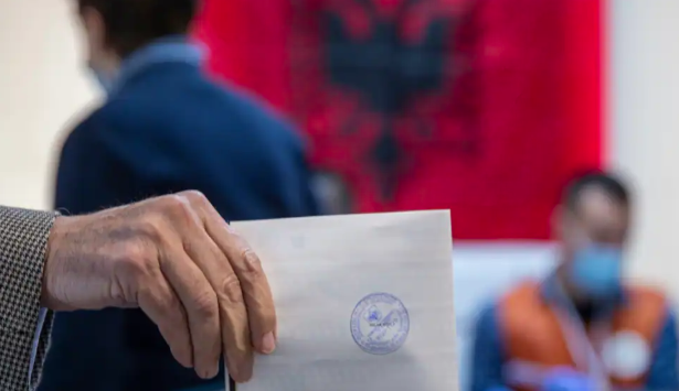 Kukës, shpallen në kërkim 2 persona për shitblerjen e votës