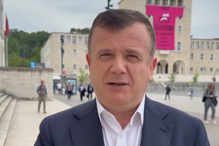 Balla thirrje bashkatdhetarëve në Itali: Dërgoni fletët e votimit deri në mbrëmje