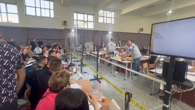 Mbyllet numërim i votave në 7 qarqe, PS fituese në 5 prej tyre. PD merr Lezhën dhe Kukësin
