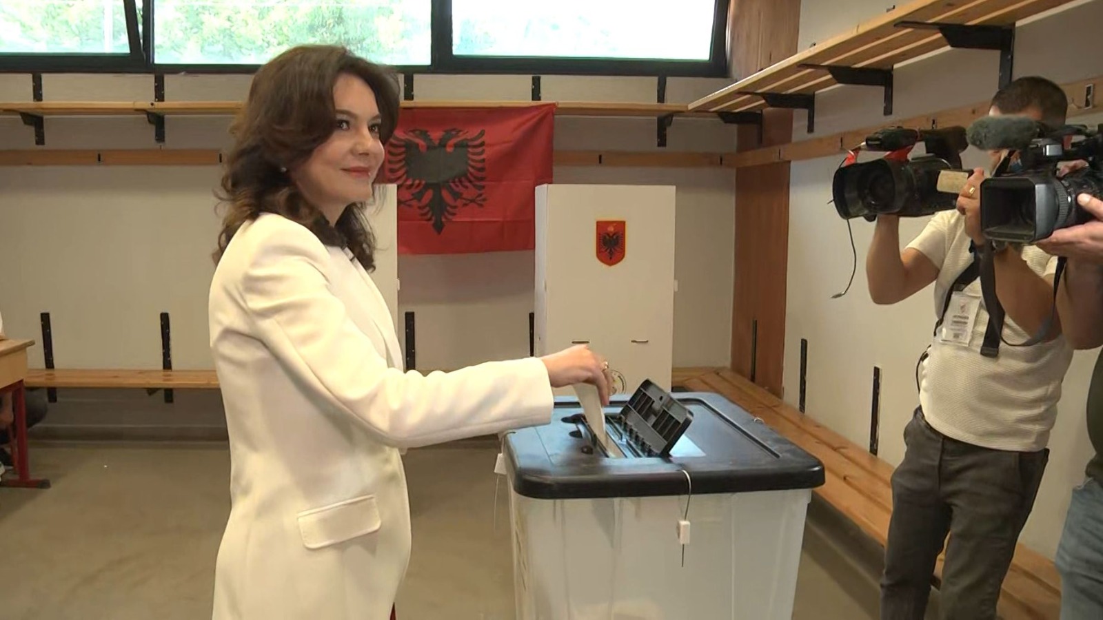 Voton Elisa Spiropali- Kryeparlamentarja: Sot është dita e shqiptarëve, të tregohemi europianë