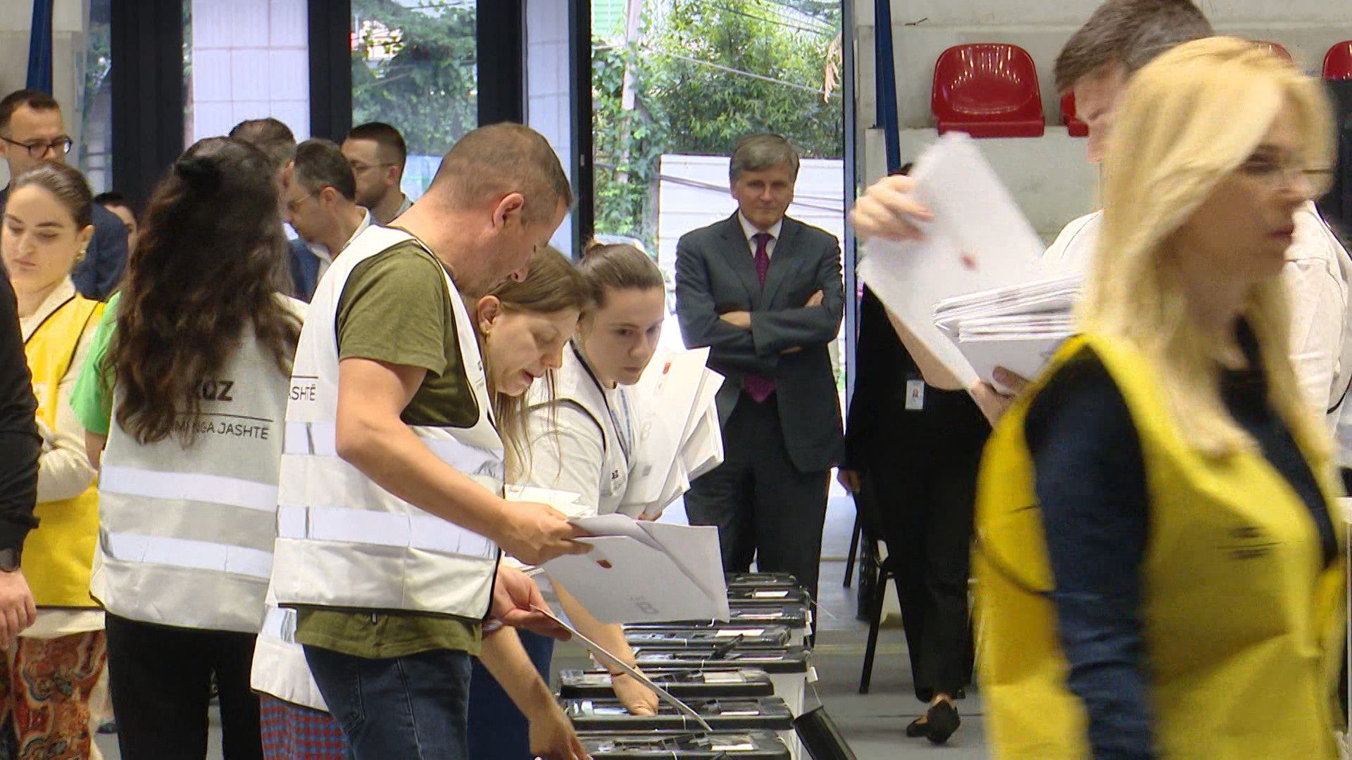 Mbi 2.100 vëzhgues në terren për të ndjekur procesin e votimit