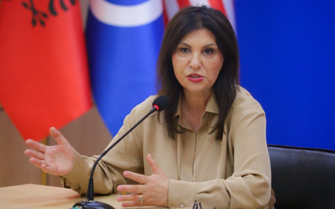 Votat e diasporës në Greqi- Topalli: Të ndalohet menjëherë dorëzimi i zarfeve në dorë në KQZ
