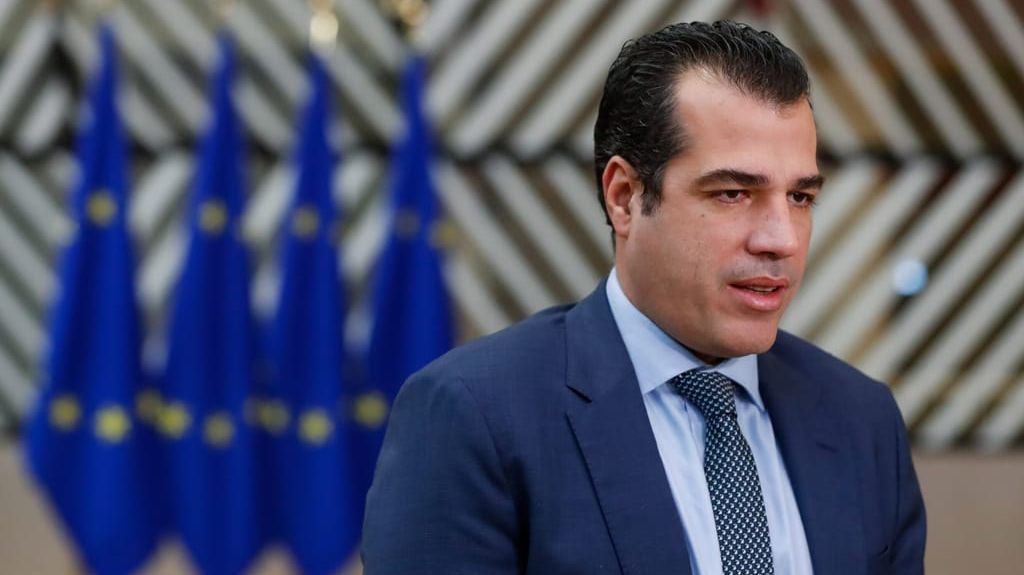 Skandali me financimin e fermave në Greqi, zëvendësohen ministrat që dhanë dorëheqjen
