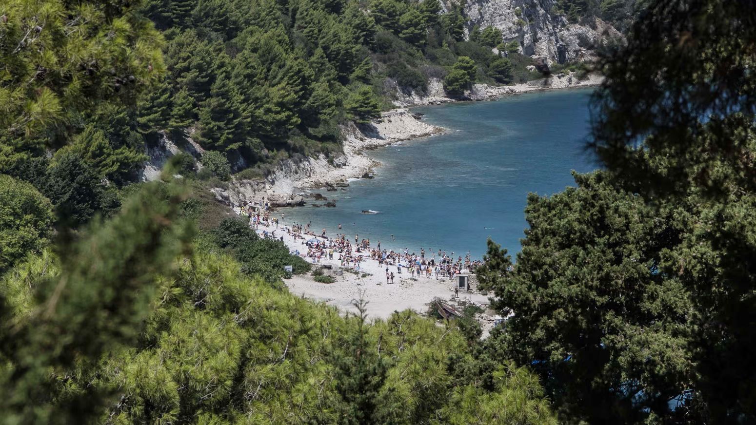 The Guardian: Sazani drejt turizmit luksoz, Ivanka Trump dhe Jared Kushner investojnë në ishullin shqiptar
