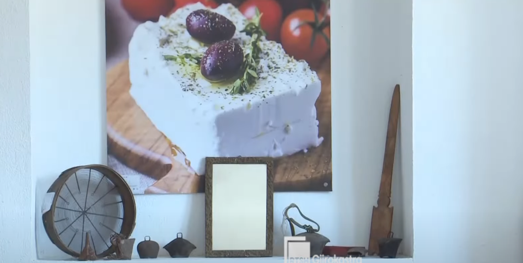 “Muzeu i Djathit” në Dropull, atraksion për turistët ku njihen me produktet vendase dhe prodhimin e tyre