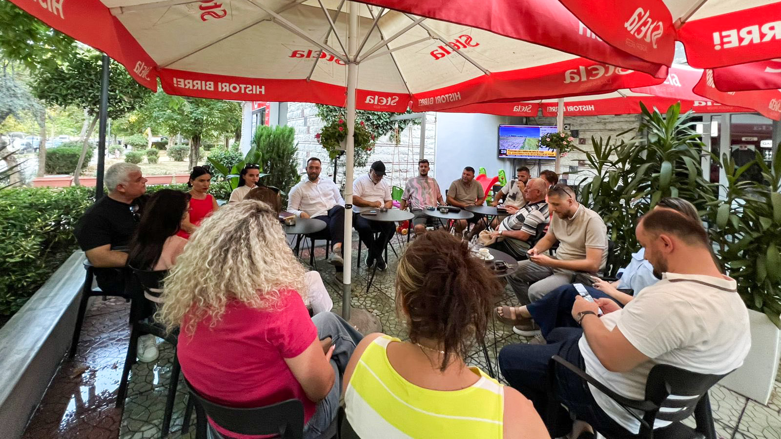 FOTOT- Rama: Deputetët e PS-së në Vlorë, në terren për problematikat publike