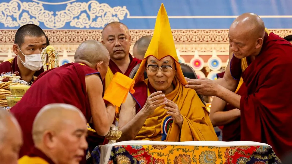 Festohet 90-vjetori i Dalai Lamës në Indi, pritet mesazh mbi vazhdimësinë e institucionit