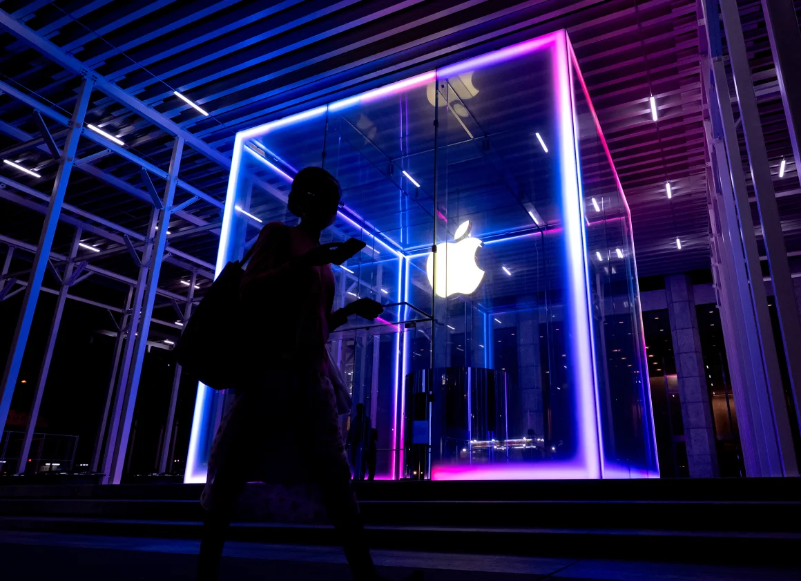 Apple investon 500 milionë dollarë në SHBA për materiale thelbësore të iPhone-it, përforcon zinxhirin e furnizimit vendas