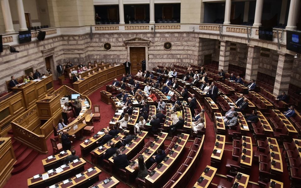 Skandali me fondet e BE-së për bujqësinë, parlamenti grek rrëzon mocionet për hetim ndaj dy ish-ministrave  
