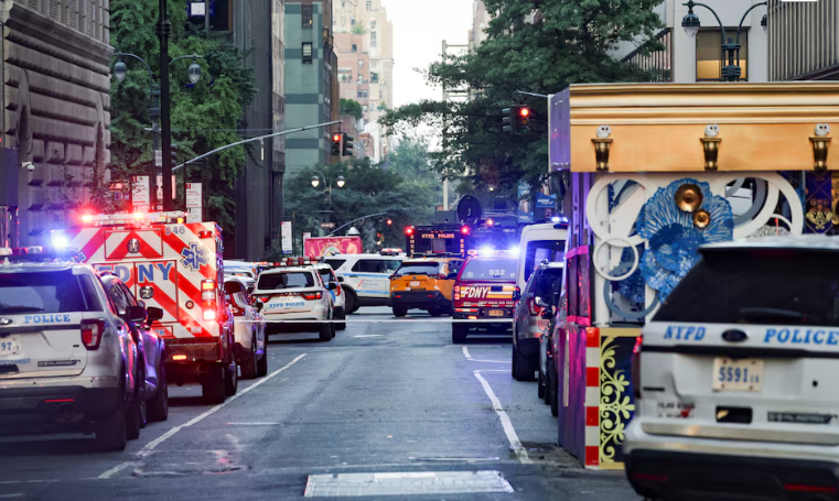 SHBA- Sulm me armë në Midtown Manhattan, vriten 4 persona, mes tyre dhe një polic