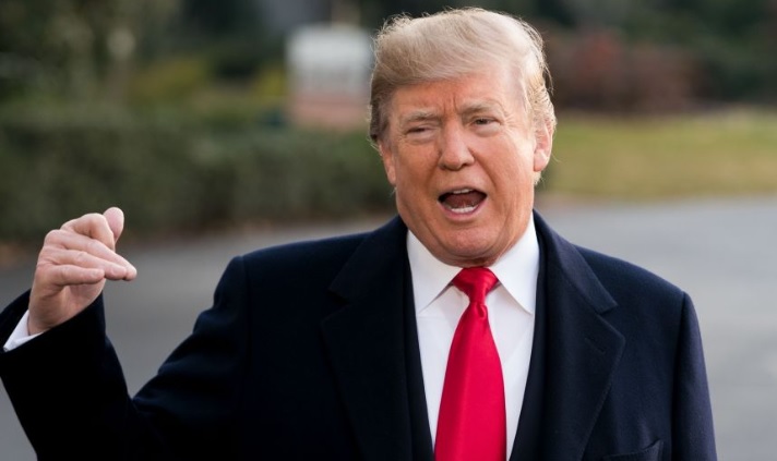 Trump nënshkruan ligjin për të pastrehët – Lehtësohet largimi dhe trajtimi i tyre nga hapësirat publike
