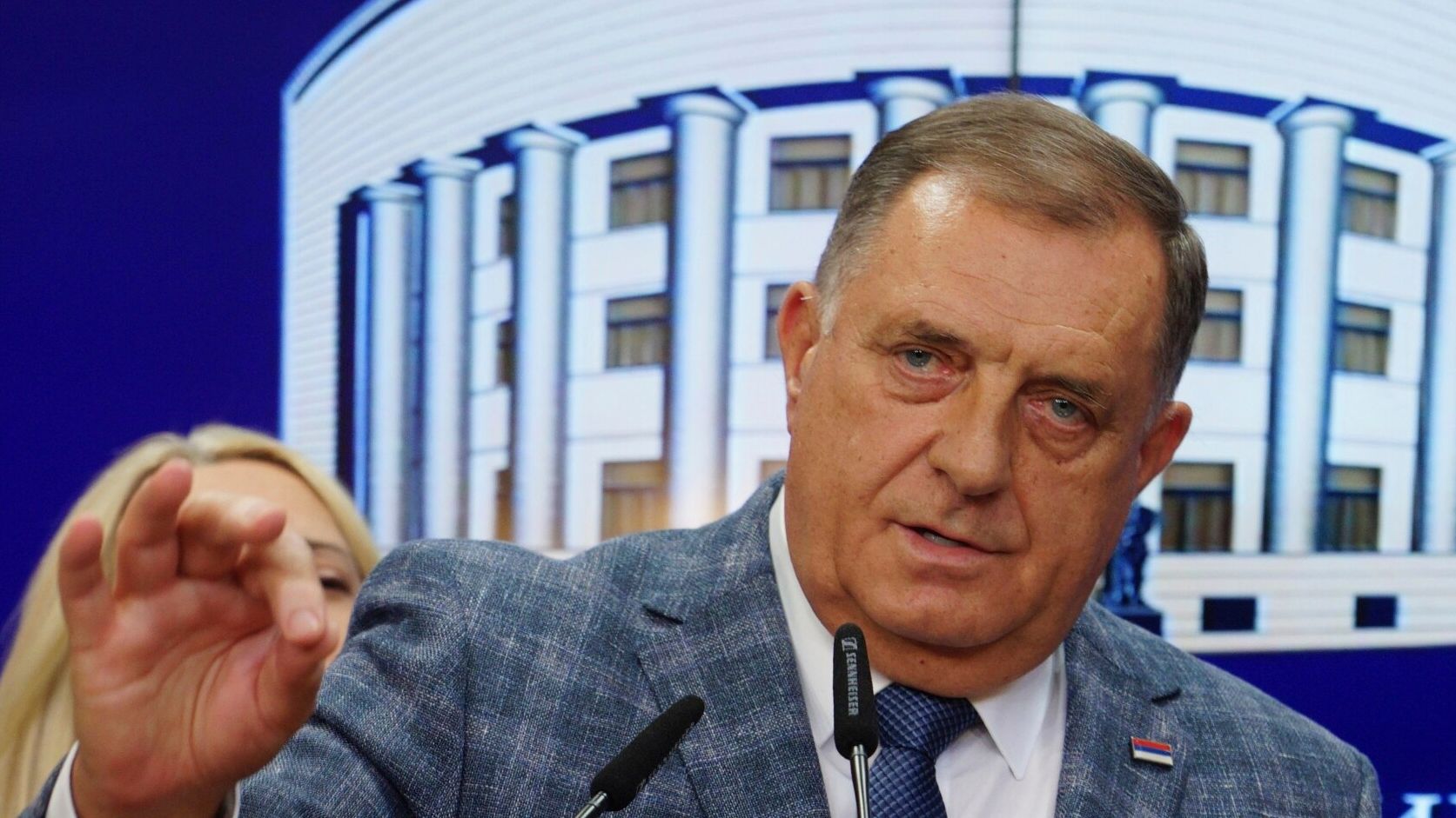 Dodik “do të luftojë” kundër vendimit të Gjykatës që e largon atë nga presidenca: Do të kërkoj ndihmë nga Rusia, SHBA