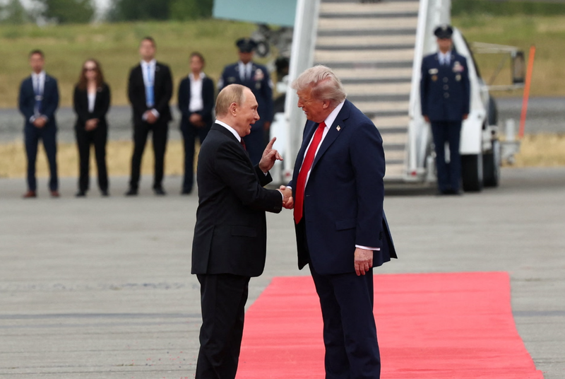 Nga marrja e Donbasit, heqja e sanksioneve dhe “mbrojtja” nga NATO, ja çfarë i kërkoi Putini Trumpit në Alaskë