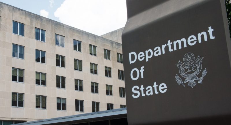 Administrata Trump po shqyrton 55 milionë njerëz që kanë viza amerikane, shkelja e rregullave mund të çojë në revokimin e tyre