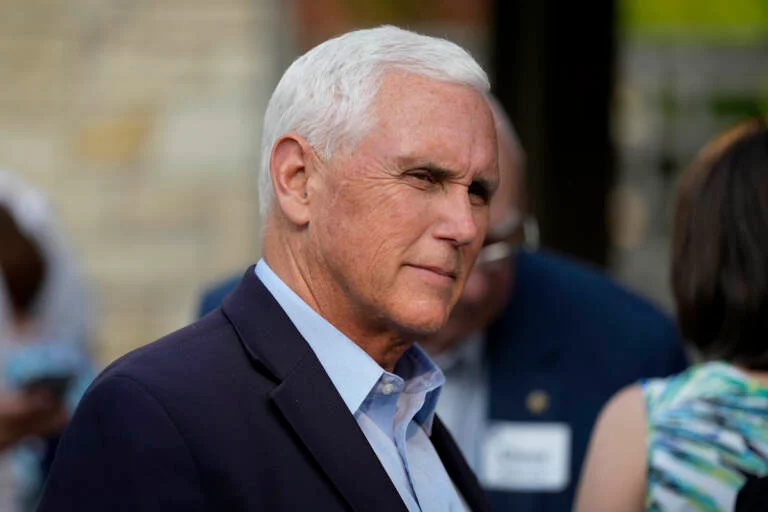 Pence: Trump duhet të përdorë “çekiçin” ndaj Putinit pas takimit të fundit
