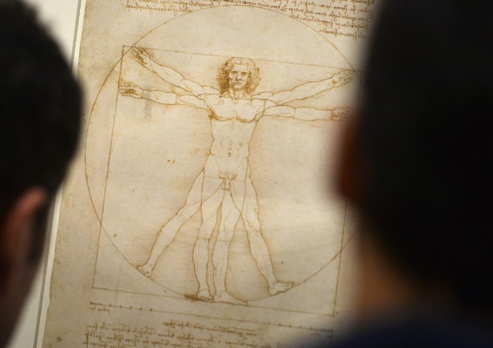 Pse e vizatoi Leonardo da Vinci “Njeriun Vitruvian”? – Historia e një vizatimi që bashkon artin, shkencën dhe trupin njerëzor