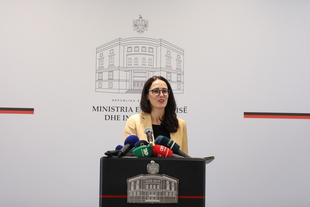 Ibrahimaj: Qeveria synon 50 mijë lekë pagë minimale në 2026-ën, paga mesatare 1 mijë euro brenda katër vitesh