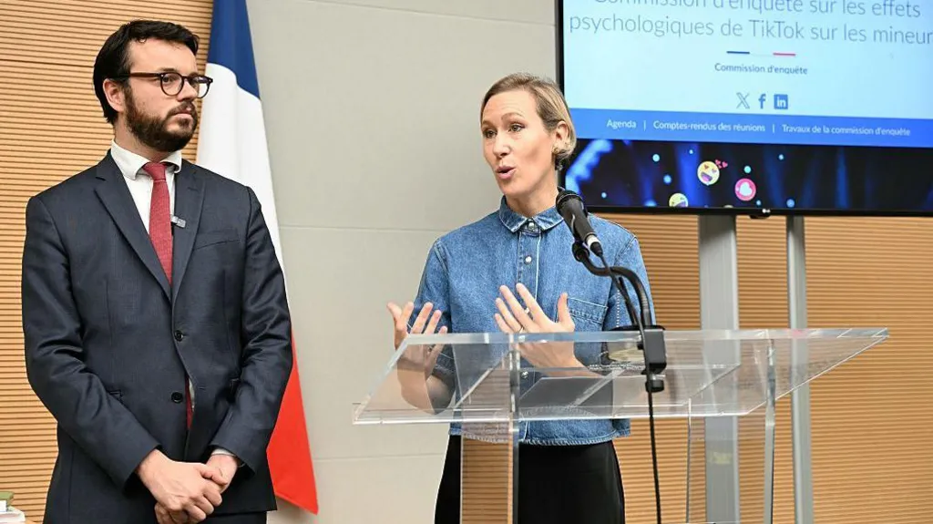 Raporti parlamentar francez paralajmëron për rreziqet e TikTok. Propozohet që të ndalohen mediat sociale për personat nën 15 vjeç, si dhe penalitete për prindërit