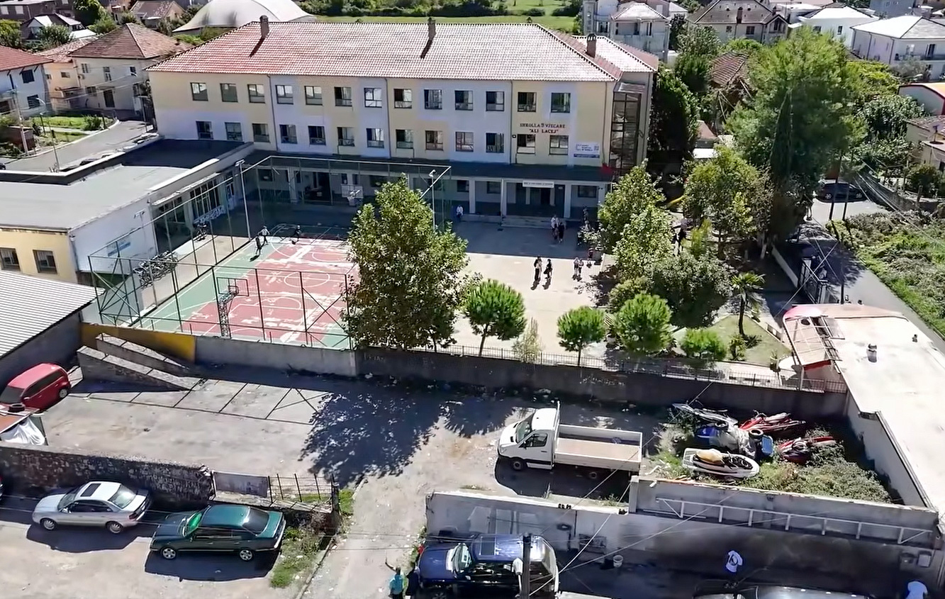 Beci: Merr fund uzurpimi i hyrjes kryesore të shkollës “Ali Laçej” në Shkodër