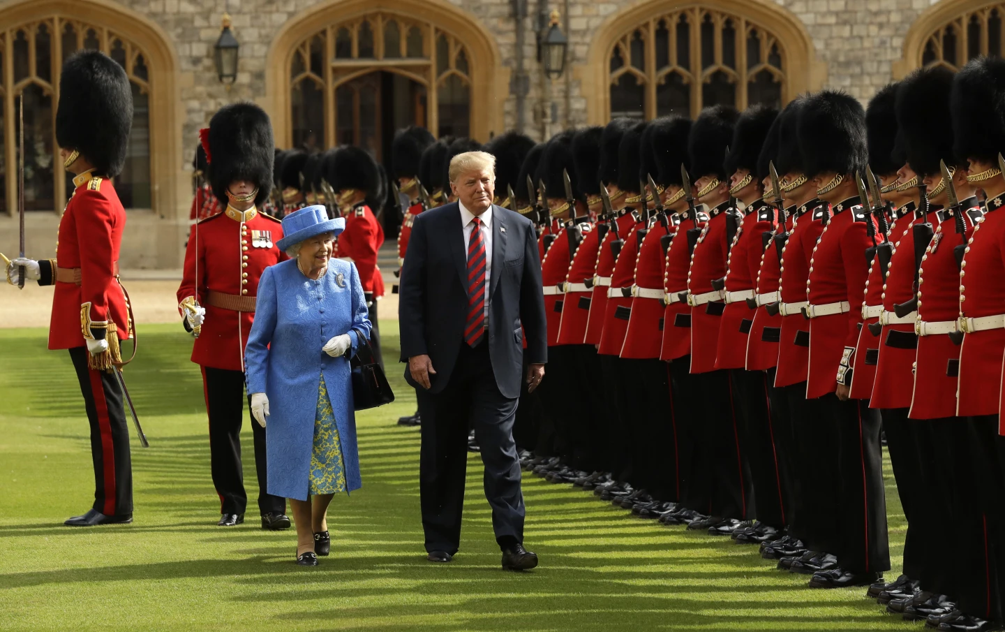 Gafat e famshme presidenciale amerikane ndaj familjes mbretërore britanike