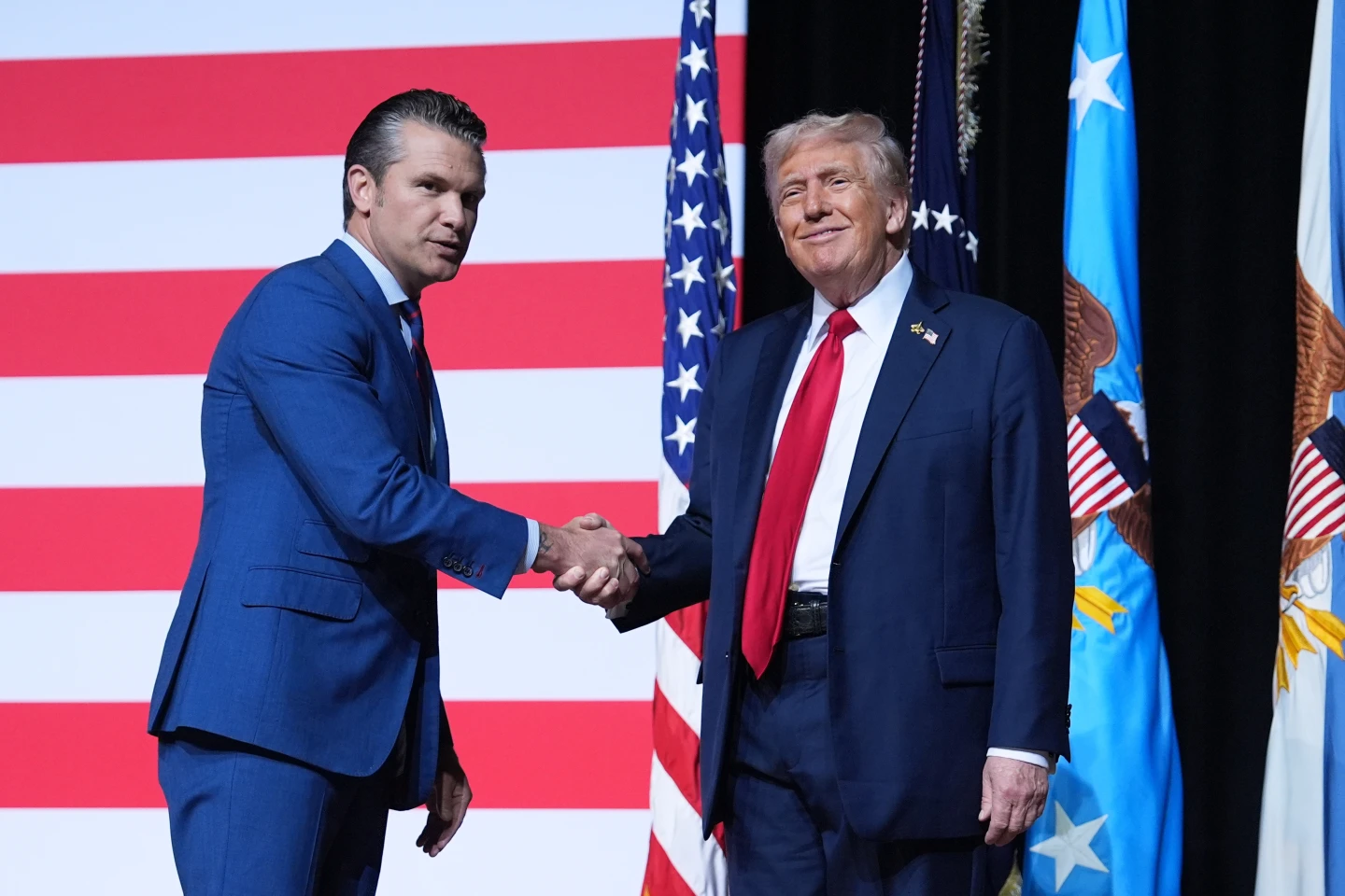 Trump dhe Hegseth shpallin fundin e lidershipit ‘politikisht korrekt’ në ushtrinë amerikane