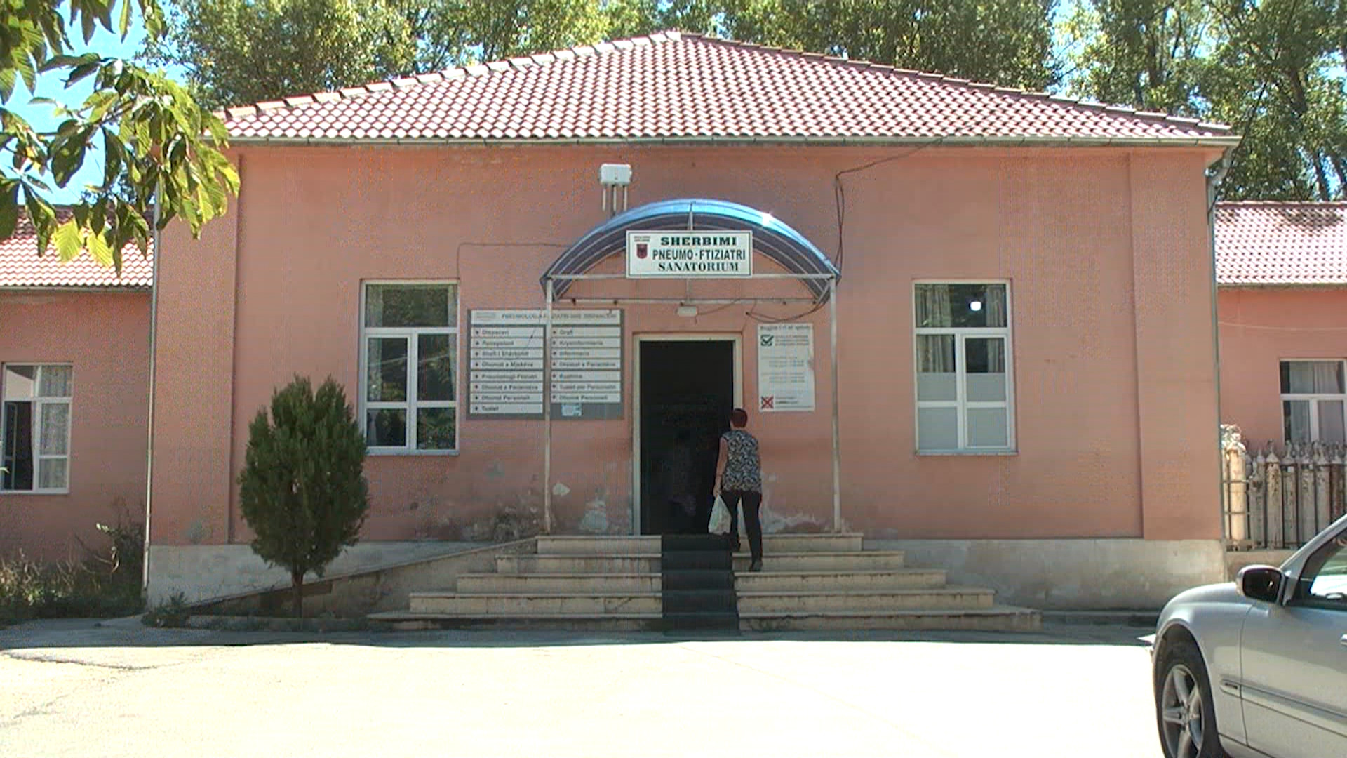 Virozat e stinës në Korçë – Çdo ditë pranë sanatoriumit kryhen rreth 30 vizita, mjekja: Shmangni kontaktet