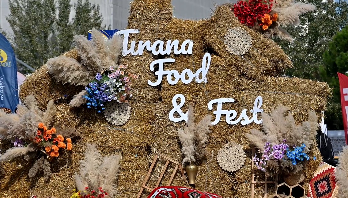 “Tirana Food and Fest 2025” sjell shijen e produkteve shqiptare në Sheshin “Skënderbej”