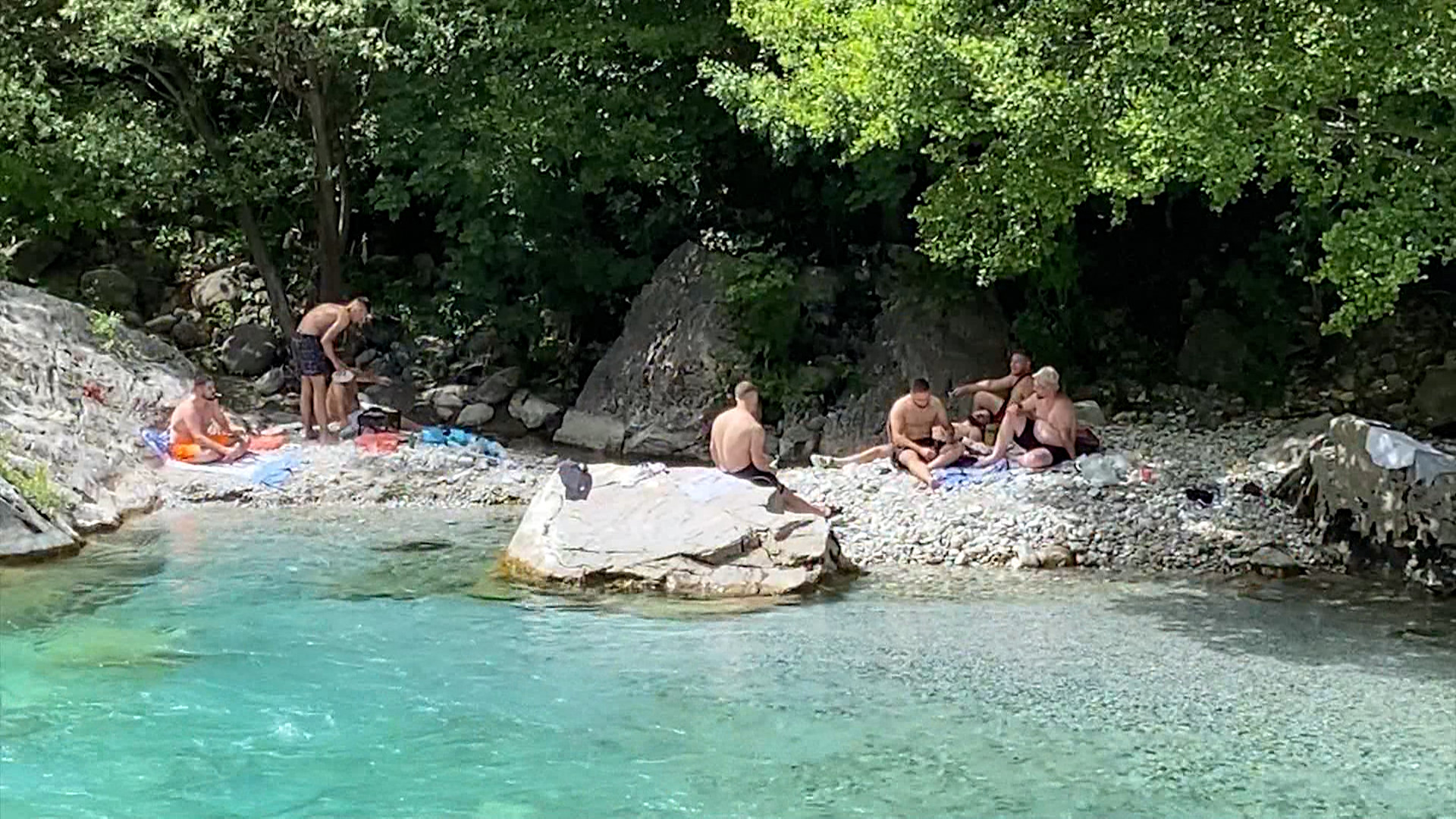 Sezoni turistik gjatë muajve të verës, përballë fluksit rriten edhe masat në pikat kufitare në qarkun Kukës