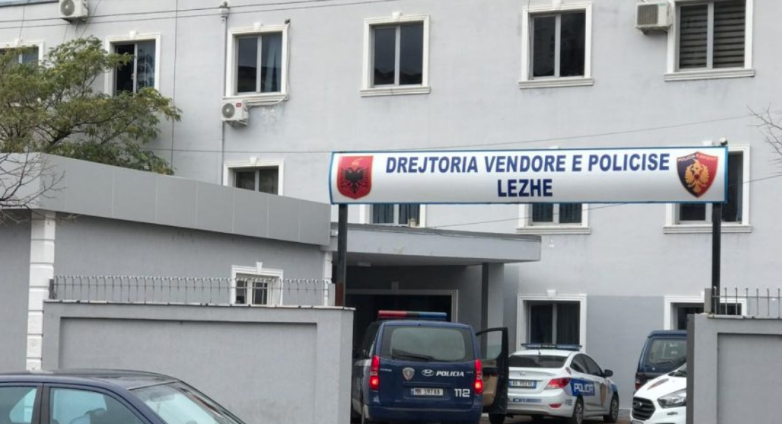 Konflikt në një lokal në Lezhë, dhunohen dy kushërinjtë, shpallen në kërkim babë e bir