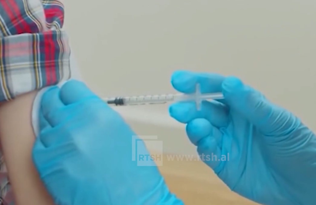 Vaksinë HPV dhe për djemtë, për herë të parë në Kalendarin Kombëtar, bluzat e bardha fushata informimi