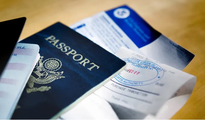 SHBA pezullon shqyrtimin e vizave të imigrantëve për 75 vende, mes tyre edhe Shqipëria