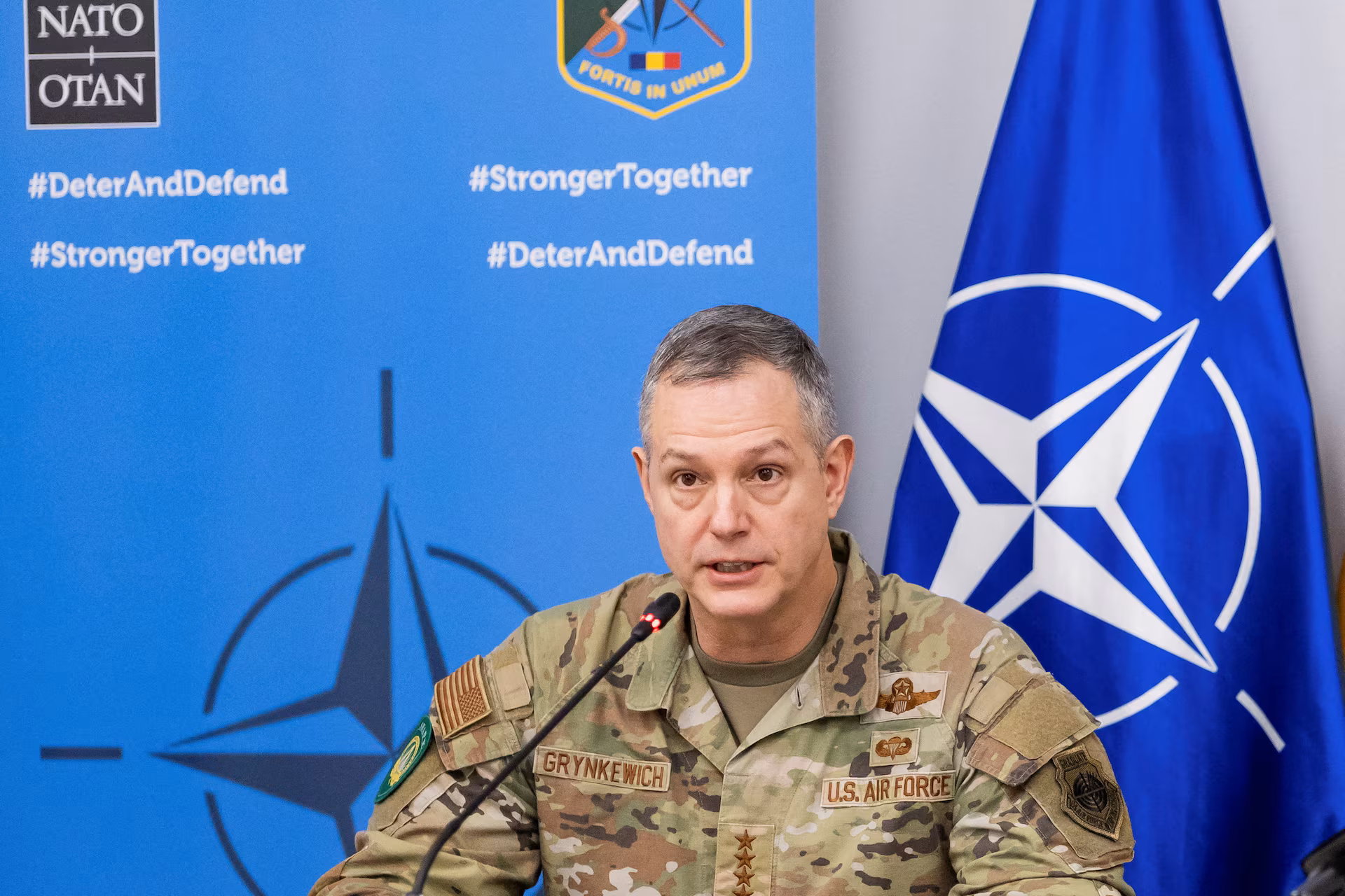 Samiti në Emirate, Trump dërgon “artilerinë e rëndë”, Komandanti Suprem i NATO-s i bashkohet negociatave me Rusinë