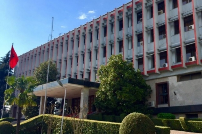 Ministria e Jashtme paralajmëron qytetarët shqiptarë në Iran për situatën e tensionuar dhe protestat masive