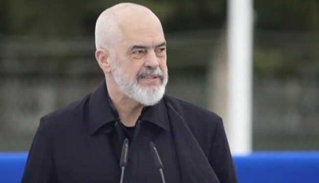Bllokimi i aksit Librazhd-Pogradec, Rama: Mos ia faturoni qeverisë rrëshqitjet gjeologjike. Në Itali rrezikon të zhduket fshati, por s’ka histeri si këtu