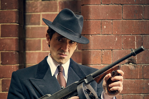 Luca Changretta, “armiku” i sezonit 4 të Peaky Blinders: Si e ndërtoi Adrien Brody rolin e mafiozit nga Nju Jorku