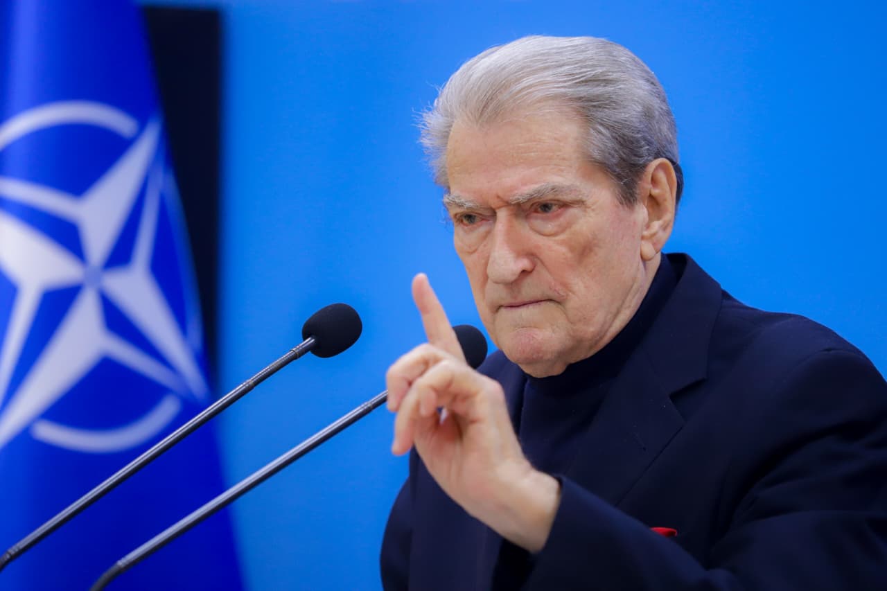 Berisha: Të rinjtë shqiptarë të arrestuar në Beograd duhet të lirohen urgjentisht, përndryshe do protestojmë para ambasadës serbe